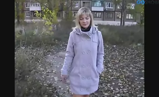 Amateur Unveiling Pussy